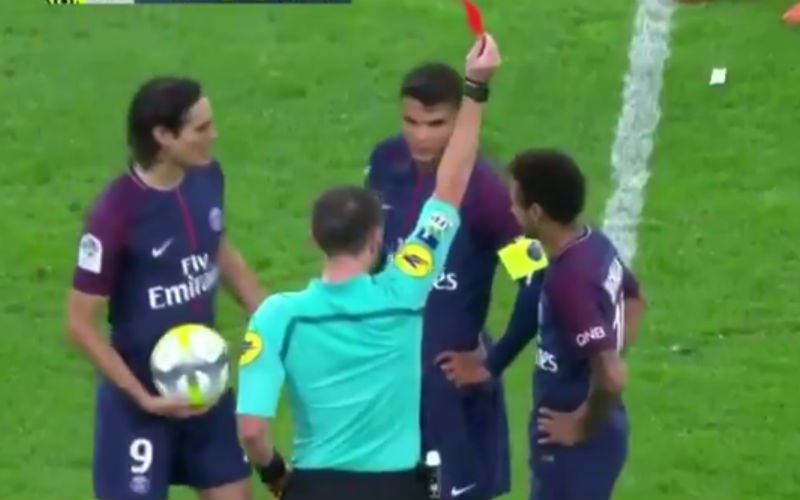 Neymar krijgt rode kaart na deze domme actie (video)