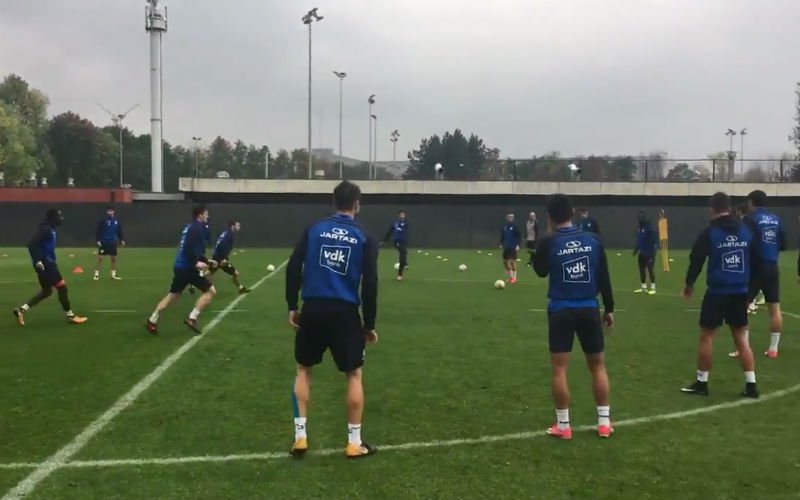 Onvoorstelbaar wat Dussenne hier met Verstraete doet op training (video)