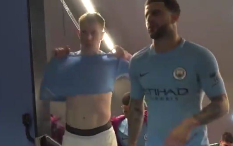 Kevin De Bruyne maakt jonge speler zijn dag met dit geweldige gebaar (video)