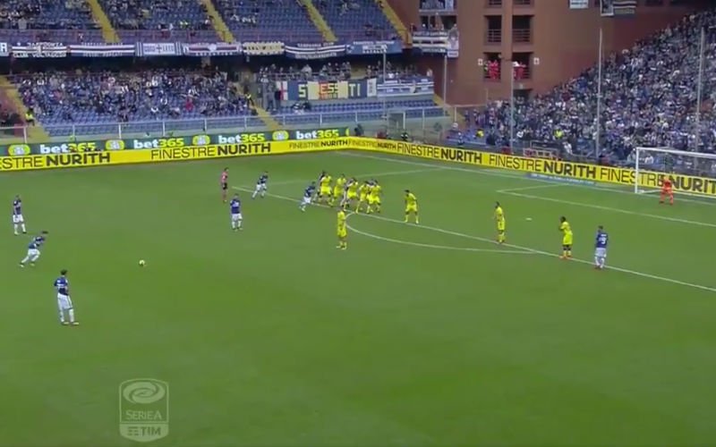 Ploeggenoot Dennis Praet knalt vrije trap heerlijk binnen à la Roberto Carlos (video)