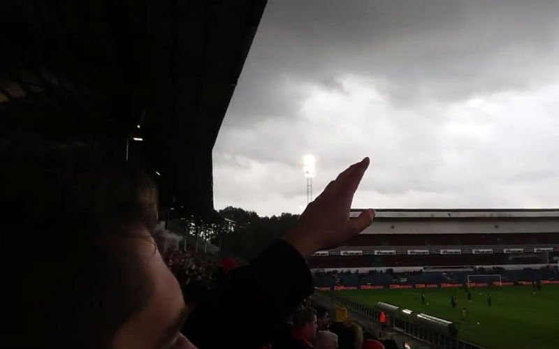 Antwerp-fans eren overleden jeugdspeler met indrukwekkend eerbetoon (video)