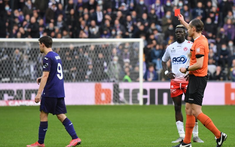 Raman deelt kopstoot uit en laat Anderlecht en Kompany in de steek