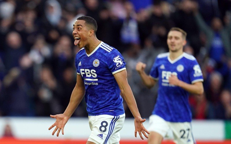 Transferstrijd rond Tielemans barst helemaal los: 'Nieuwe club meldt zich'