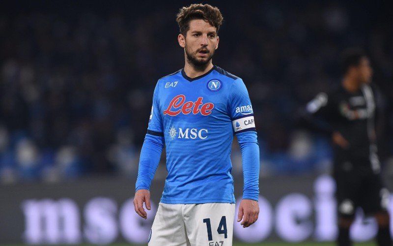 Dries Mertens krijgt lik op stuk en wordt zwaar onder druk gezet bij Napoli