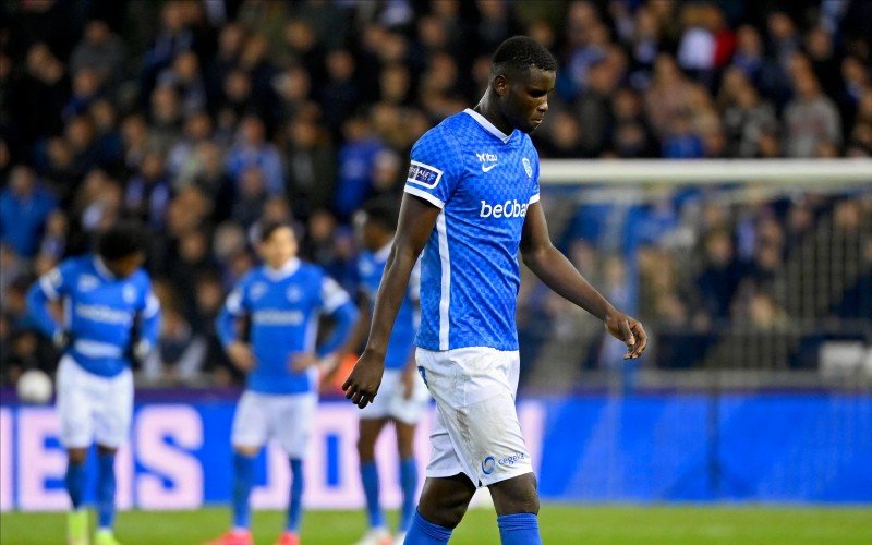 Wesley Sonck zet Gouden Schoen Paul Onuachu met beide voeten op de grond