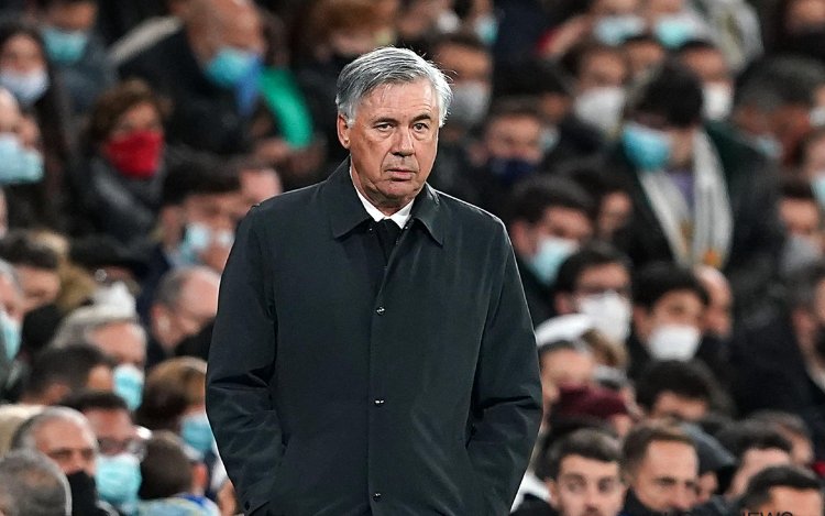 Real Madrid-supporters hebben het helemaal gehad met Ancelotti: 