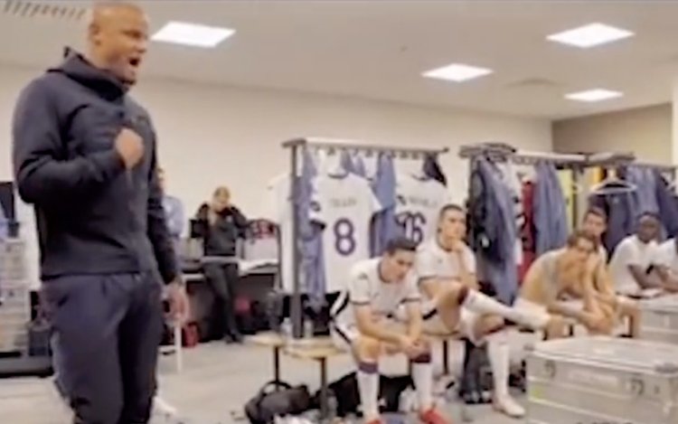 Ongezien: Kompany gaat door het lint en maakt zijn spelers volledig af (VIDEO)