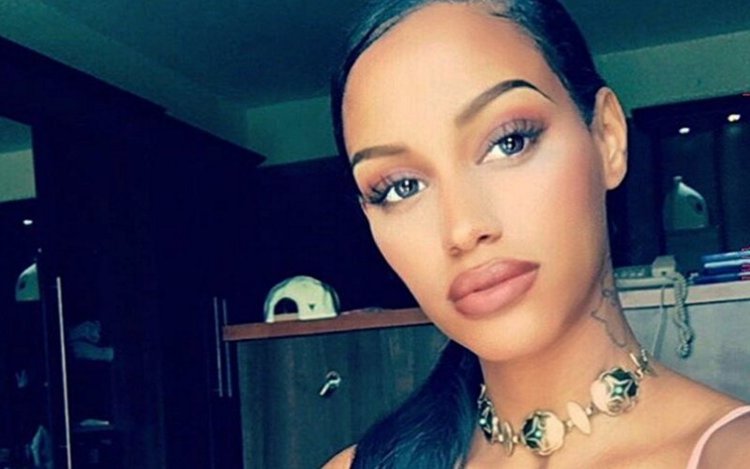 Hete ex-WAG Fanny Neguesha doet alle monden openvallen met déze foto's