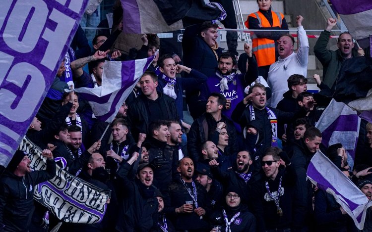 ‘Déze lieveling van de Anderlecht-supporters is opeens op weg naar de uitgang’