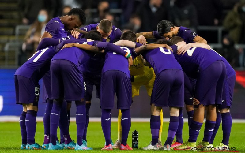 Furieuze Anderlecht-fans hebben het volledig gehad: 