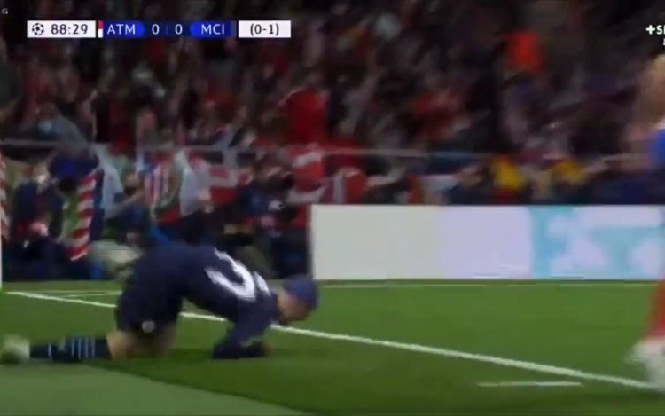 De Bruyne ziet potjes serieus overkoken tijdens Atletico-Man City (VIDEO)