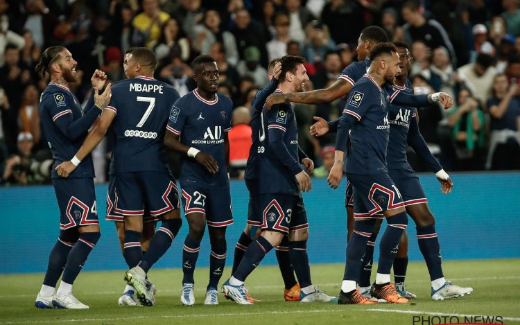 Lionel Messi doet alle monden openvallen bij Frans kampioen PSG (VIDEO)