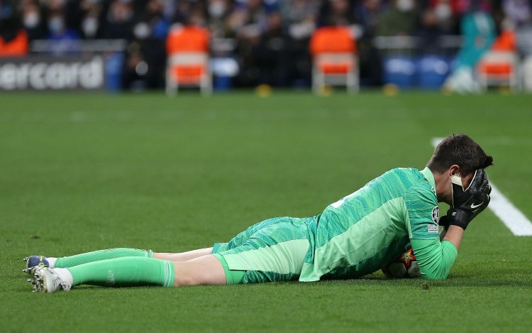 'Courtois en Hazard kijken verstomd toe hoe PSG Real Madrid opnieuw flikt'