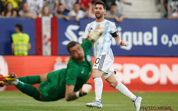 Lionel Messi tovert als vanouds en schrijft geschiedenis met vijf (!) doelpunten