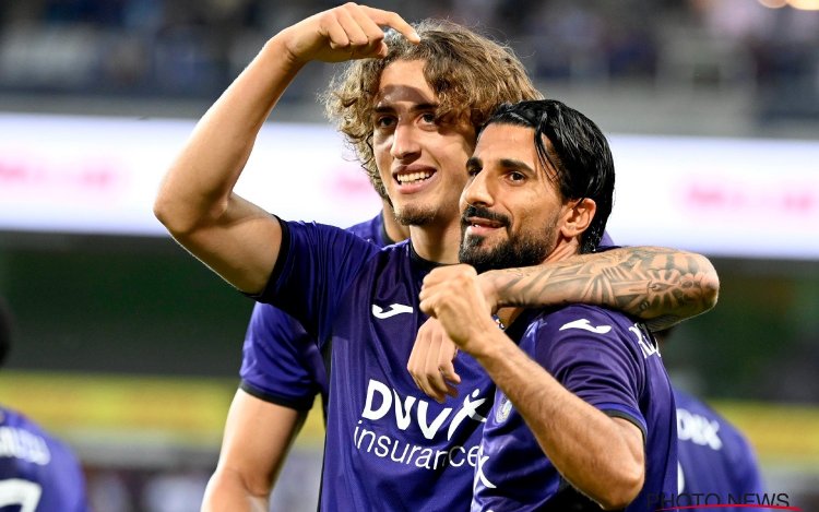 Anderlecht begint na vervangingen beter te spelen, Fabio Silva scoort wéér