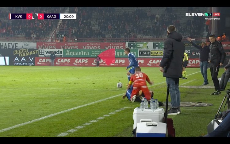 Horrortackle in KV Kortrijk-AA Gent doet Vanhaezebrouck door het lint gaan (VIDEO)