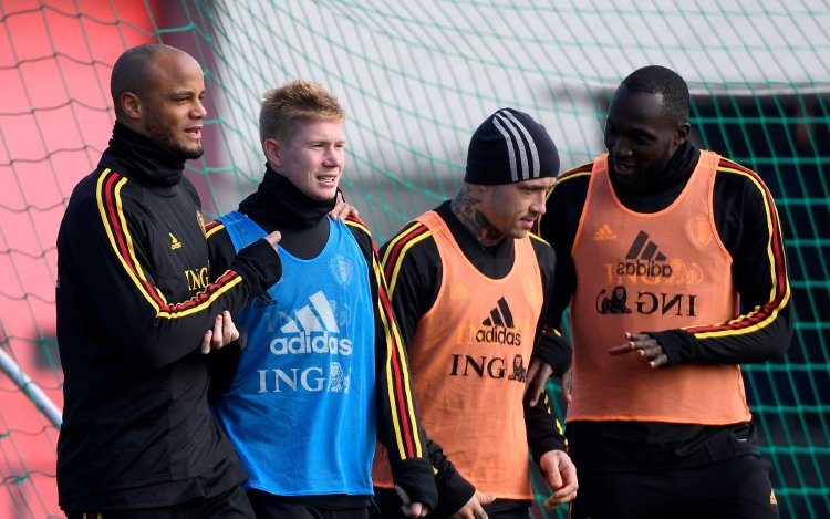 Lukaku en De Bruyne stellen Kompany voor dilemma: “Wordt persoonlijk” (VIDEO)