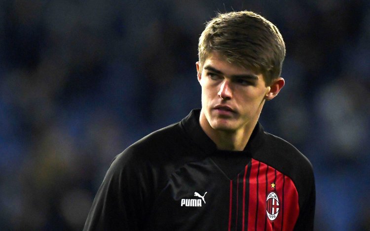 ‘AC Milan stuurt De Ketelaere bikkelhard signaal en onderhandelt met Europese topclub’