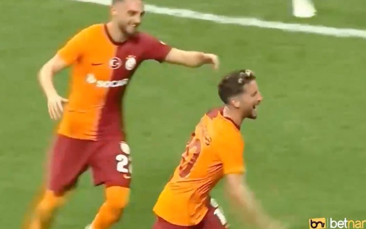 Dries Mertens doet alle monden openvallen met knotsgekke uithaal (VIDEO)