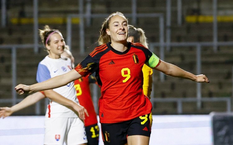 Tessa Wullaert neemt revanche en schrijft geschiedenis voor Red Flames