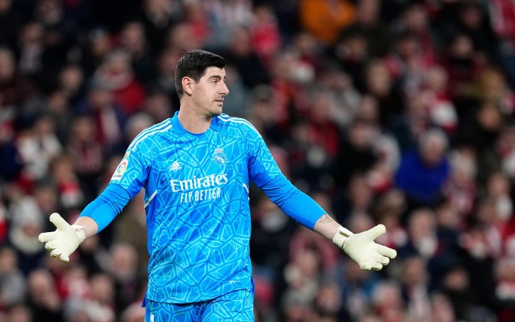 Thibaut Courtois weet niet wat hem overkomt met Real Madrid tegen Liverpool