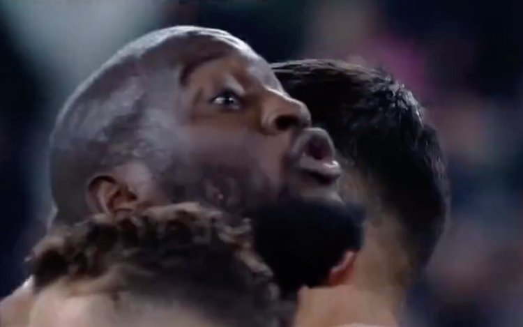 Dramatisch: Romelu Lukaku kan echt niet geloven wat hem nu overkomt (VIDEO)