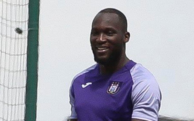 Romelu doet transferonthulling: ‘Kleine’ Lukaku komt voor RSC Anderlecht spelen