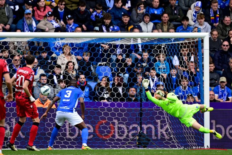 Hilarische reacties na eerste helft Genk tegen Brugge: “Hopen dat niemand dit ziet”