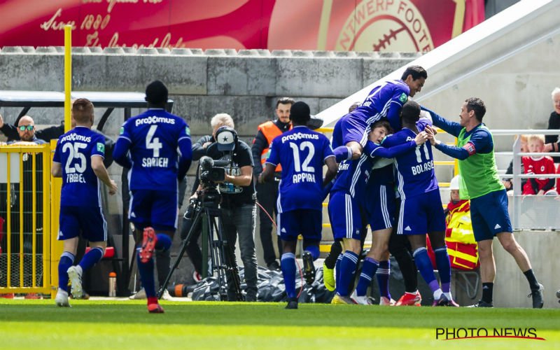 Anderlecht-speler kondigt vertrek aan: 