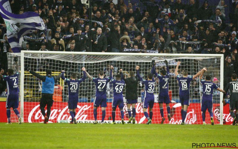 Anderlecht heeft serieus probleem met nagelnieuwe grasmat