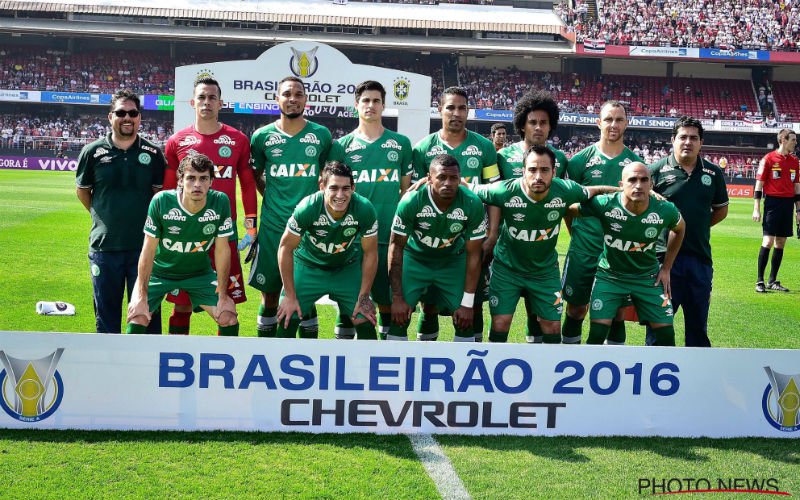 Chapecoense begint aan nieuw seizoen en deelt beklijvende foto van speler die crash overleefde