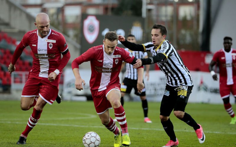 Charleroi-fans trekken ogen open van wat deze Antwerp-speler allemaal mag doen