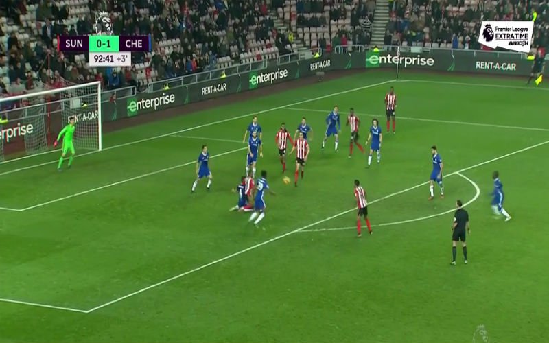 Courtois houdt Chelsea recht met een waanzinnige save (Video)