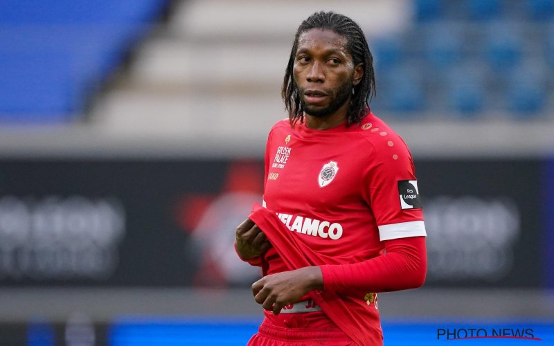 Mbokani laat opnieuw van zich spreken en staat op zucht van stunt