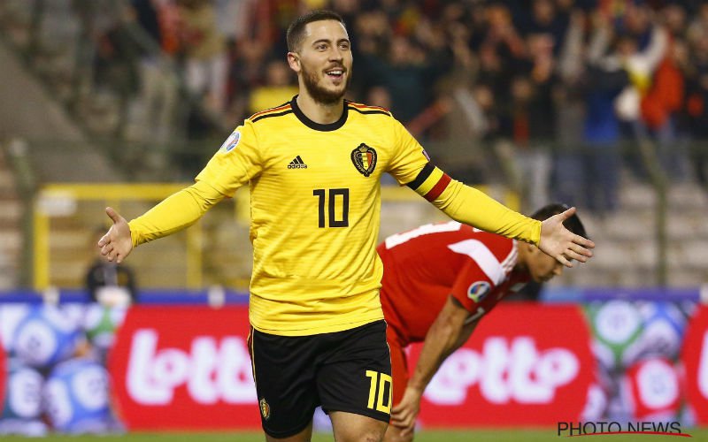 Eden Hazard kijkt toe met open mond: 