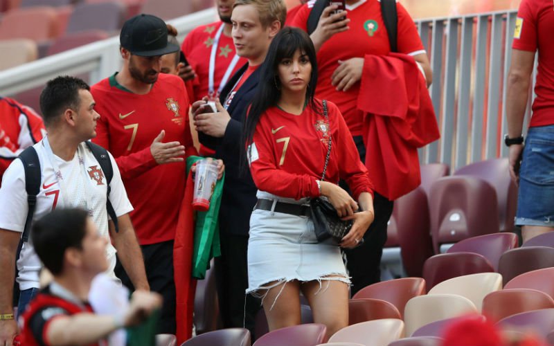 Op het veld steelt Ronaldo de show, ernaast is Georgina de ster (Foto's)