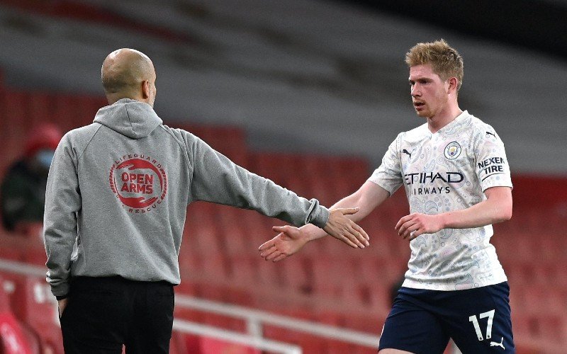 'Kevin De Bruyne geschokt na bizarre beslissing van Pep Guardiola'