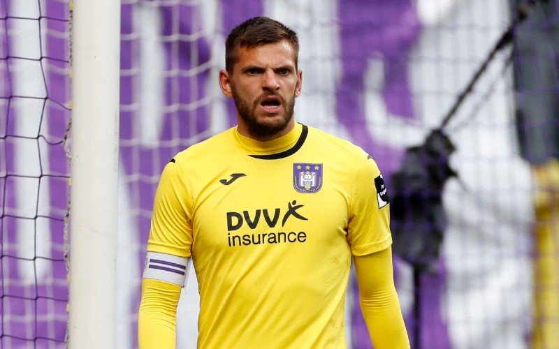 ‘Anderlecht polst Brugse doelman als vervanger voor Van Crombrugge’