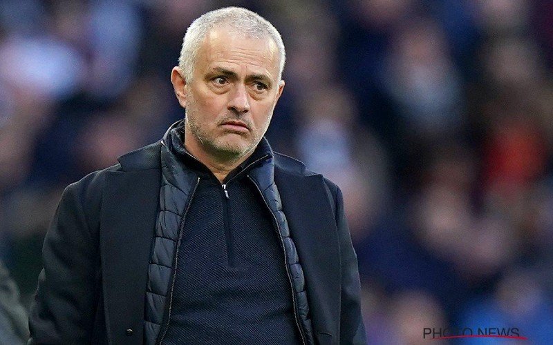 Razende Didier Deschamps steekt José Mourinho onder de grond