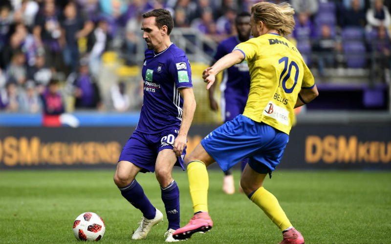 Anderlecht kan ook niet winnen van tienkoppig STVV