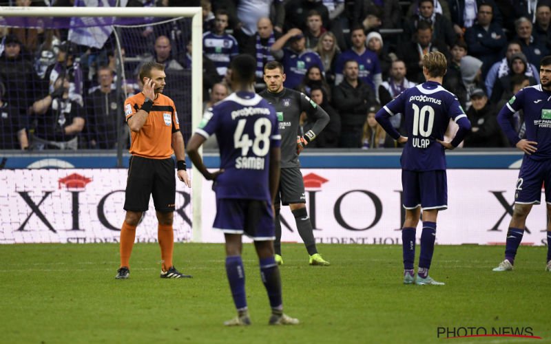 VAR gaat pijnlijk in de fout bij RSCA-Cercle: “Mocht nooit tussenkomen”