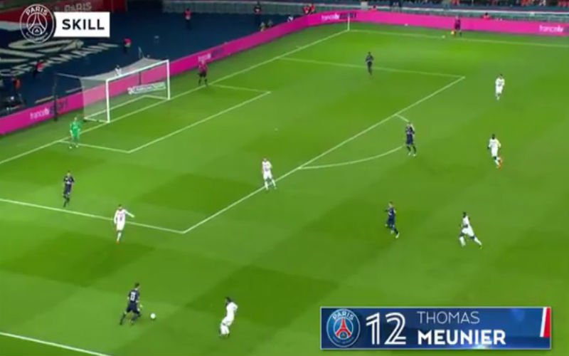 Thomas Meunier zet tegenstander helemaal in de wind met deze beweging (Video)