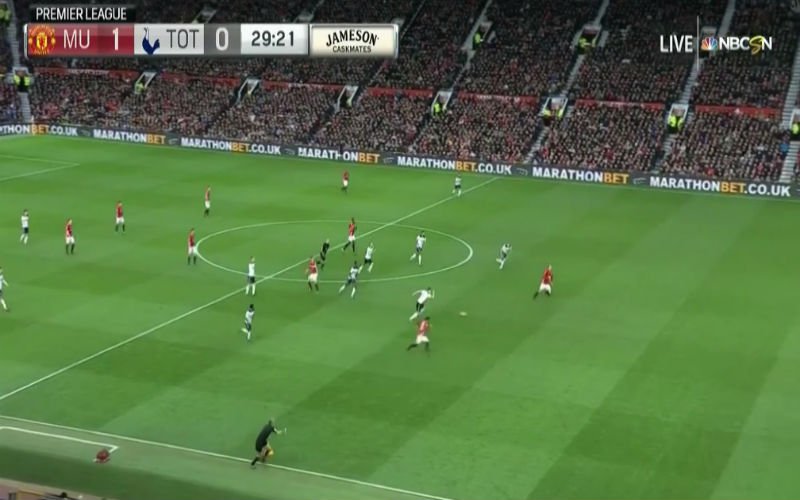 Mkhitaryan pakt Vertonghen en Alderweireld op de counter en werkt heerlijk af (Video)