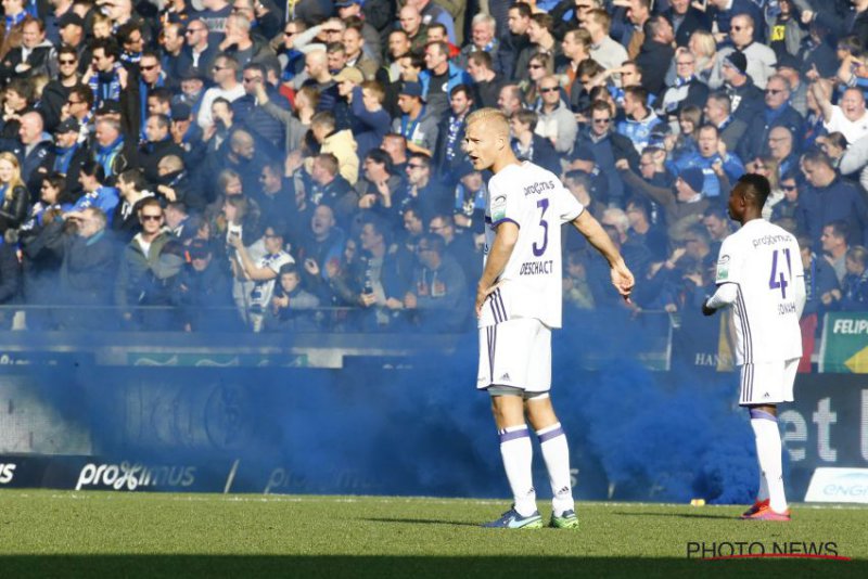 Dit roepen Club-fans naar Deschacht tijdens topper tegen Anderlecht