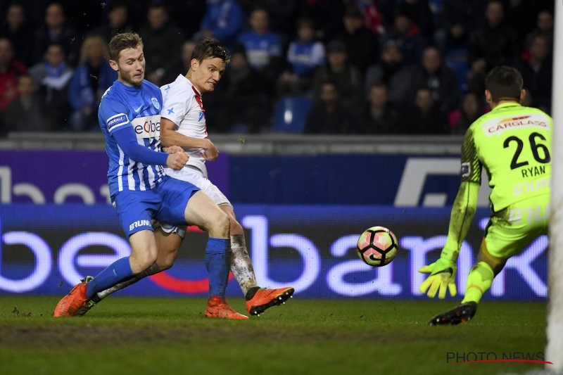 Fans van RC Genk nemen Jelle Vossen zwaar op de korrel