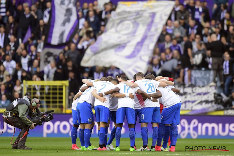 Anderlecht-fans dagen Club Brugge keihard uit met deze tifo