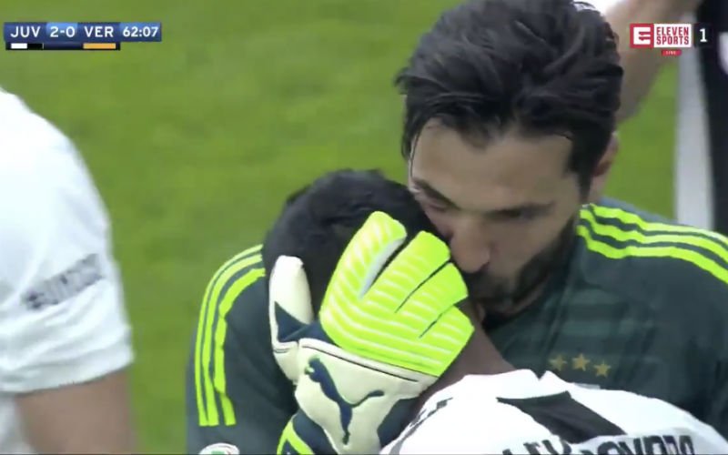 Gigi Buffon krijgt emotioneel afscheid in laatste match voor Juve (Video)