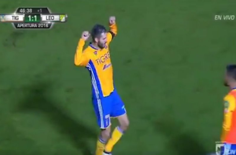 Gignac viert zijn goal op heel aparte manier: Deze moet in FIFA 17! (Video)