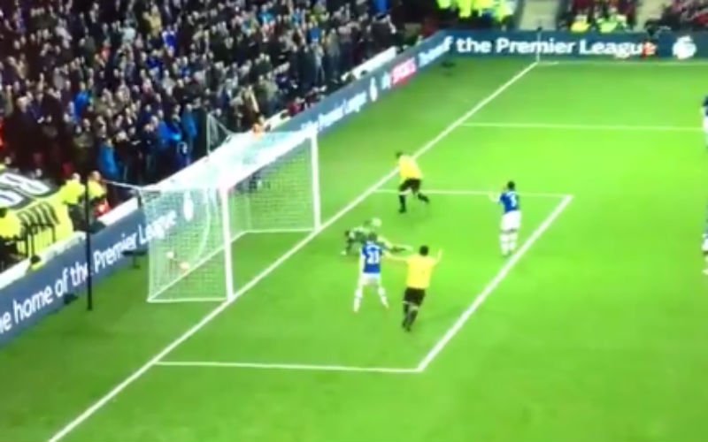 Stefano Okaka scoort wereldgoal voor Watford! (Video)