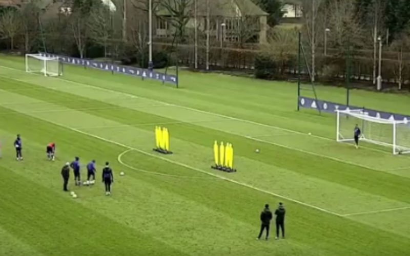 Courtois scoort op schitterende wijze op training (Video)